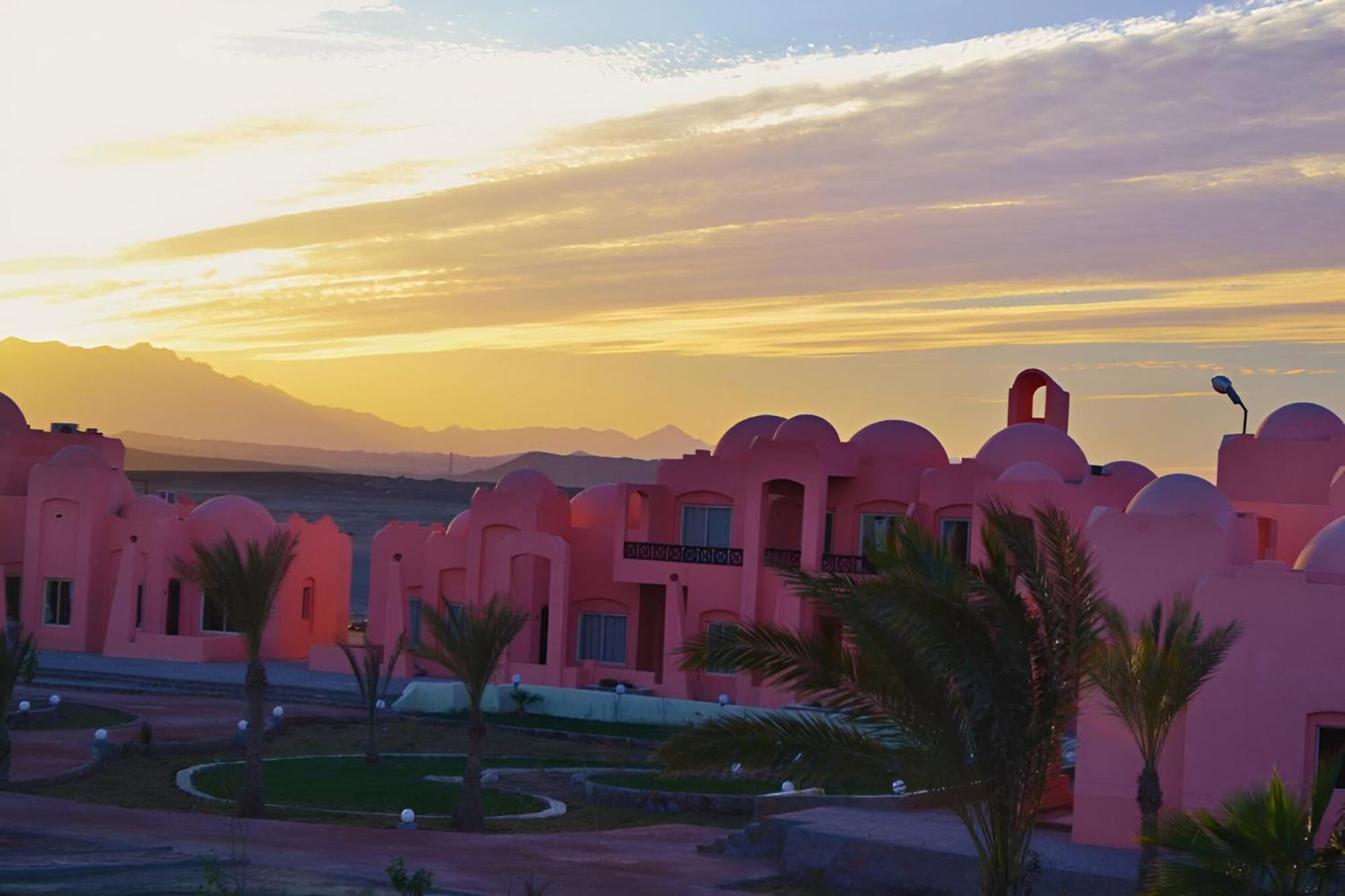 Hostmark Zabargad Beach Resort Abu Ghusun Exterior photo